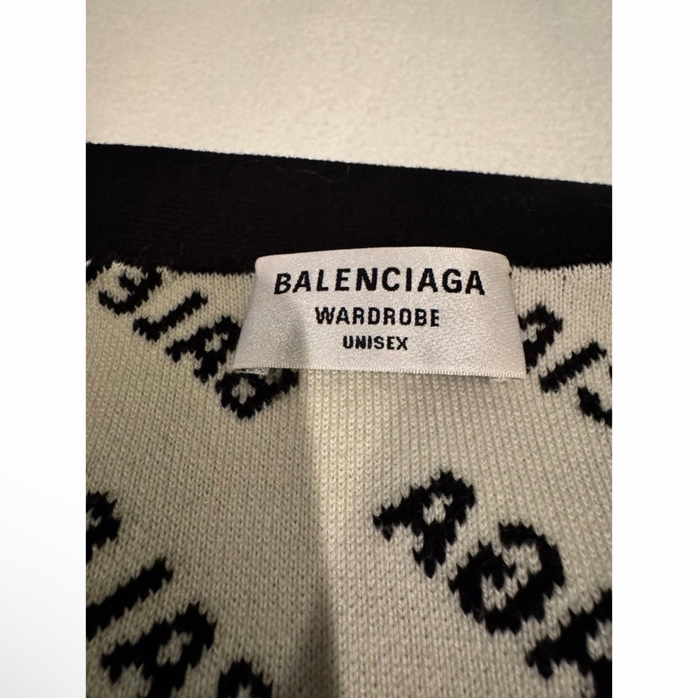 BALENCIAGA Logo Cardigan - Picture 8 of 9